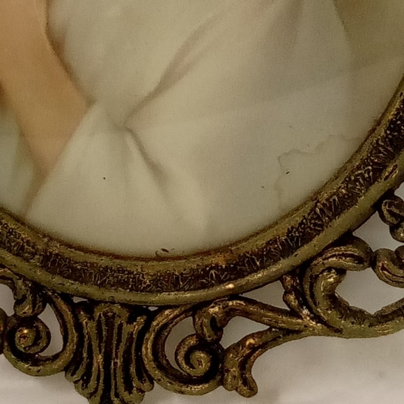 Vintage Oval Convex Bubble Glass in Metal Frame 10"x7" - Picture 6 of 6